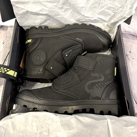 Destiny x Palladium Boots - Picture 2 of 11